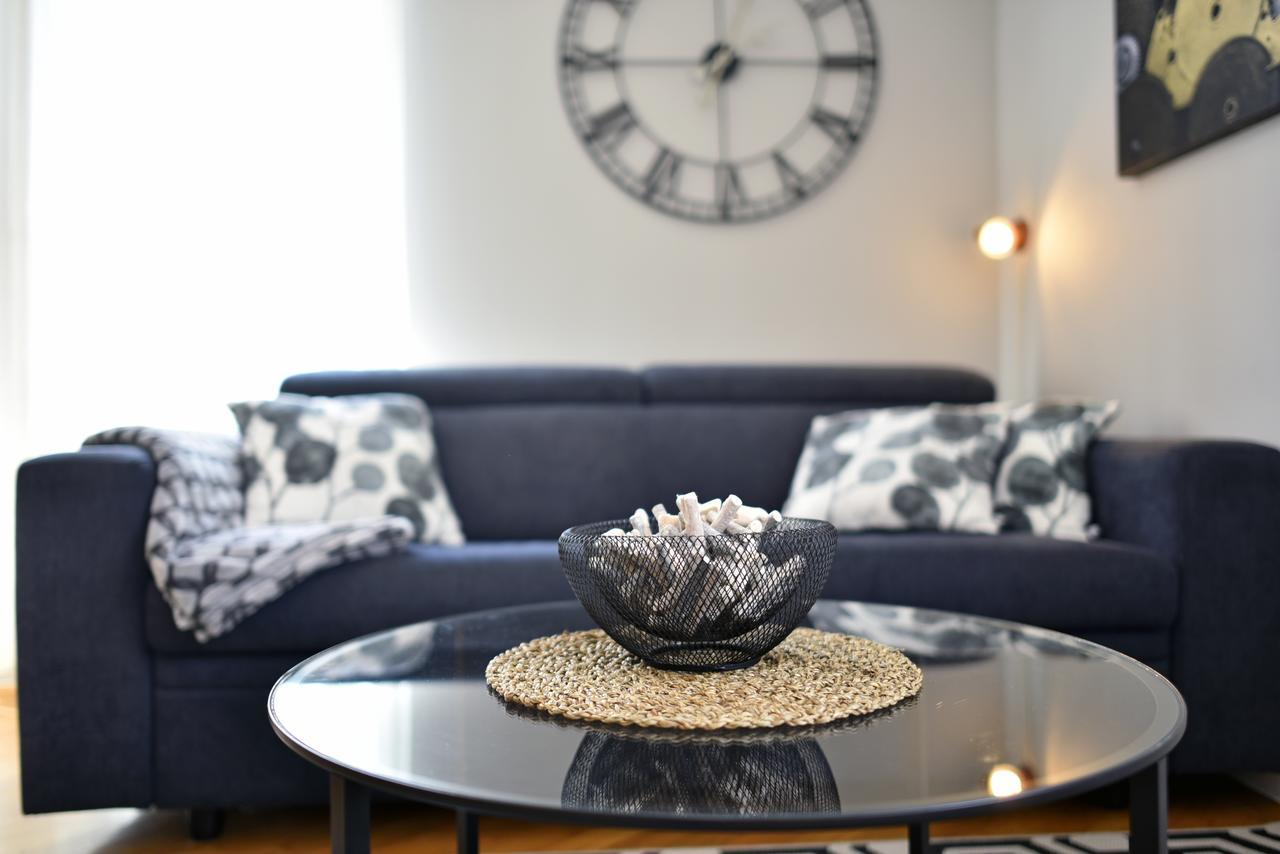 Old Clock Apartment 자그레브 외부 사진