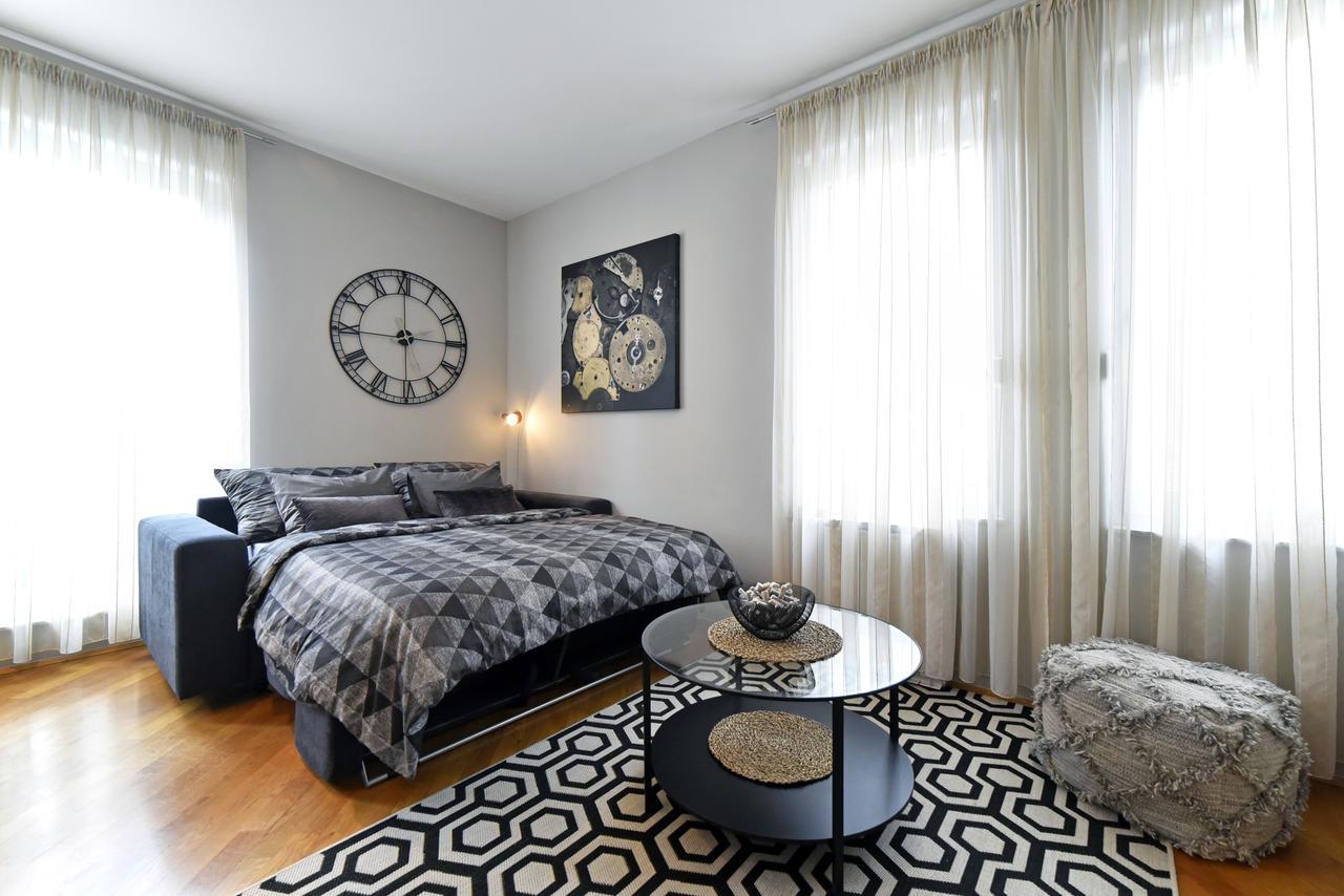 Old Clock Apartment 자그레브 외부 사진